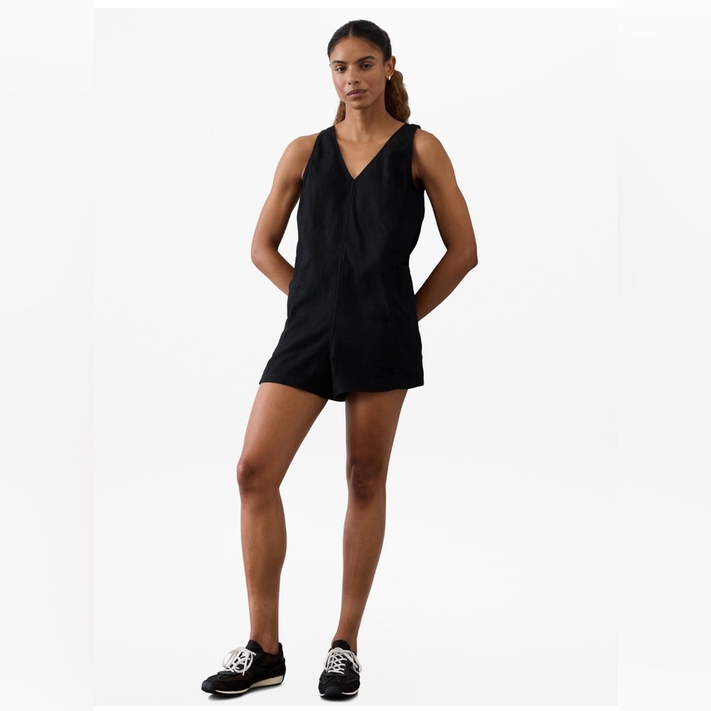 NWT Retreat Linen Romper - Black